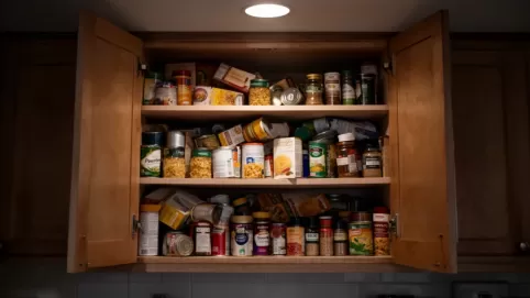 Drzwi do spiżarni z płyty meblowej